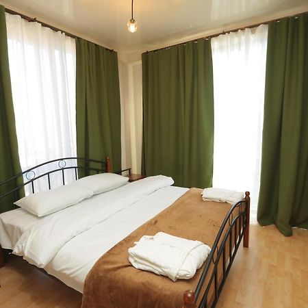 Chogo Hotel Kutaiszi Kültér fotó