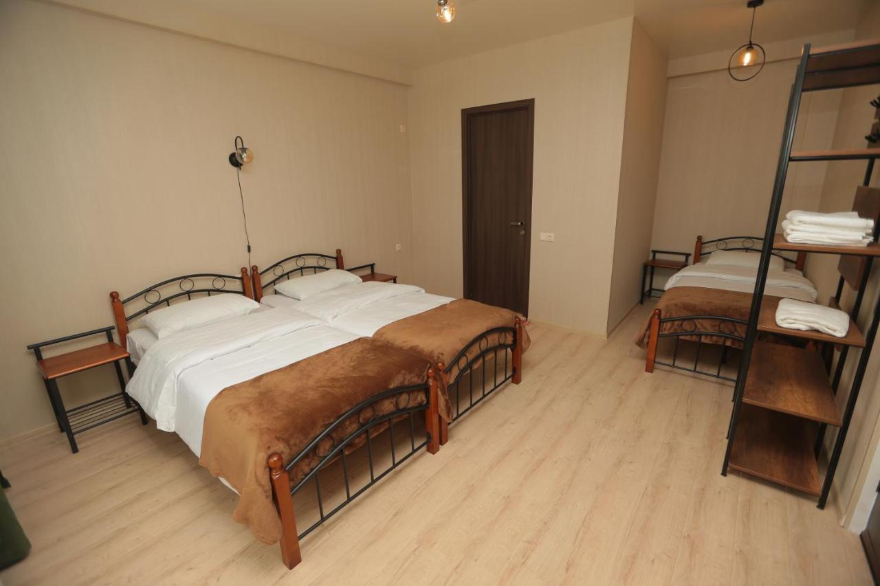 Chogo Hotel Kutaiszi Kültér fotó