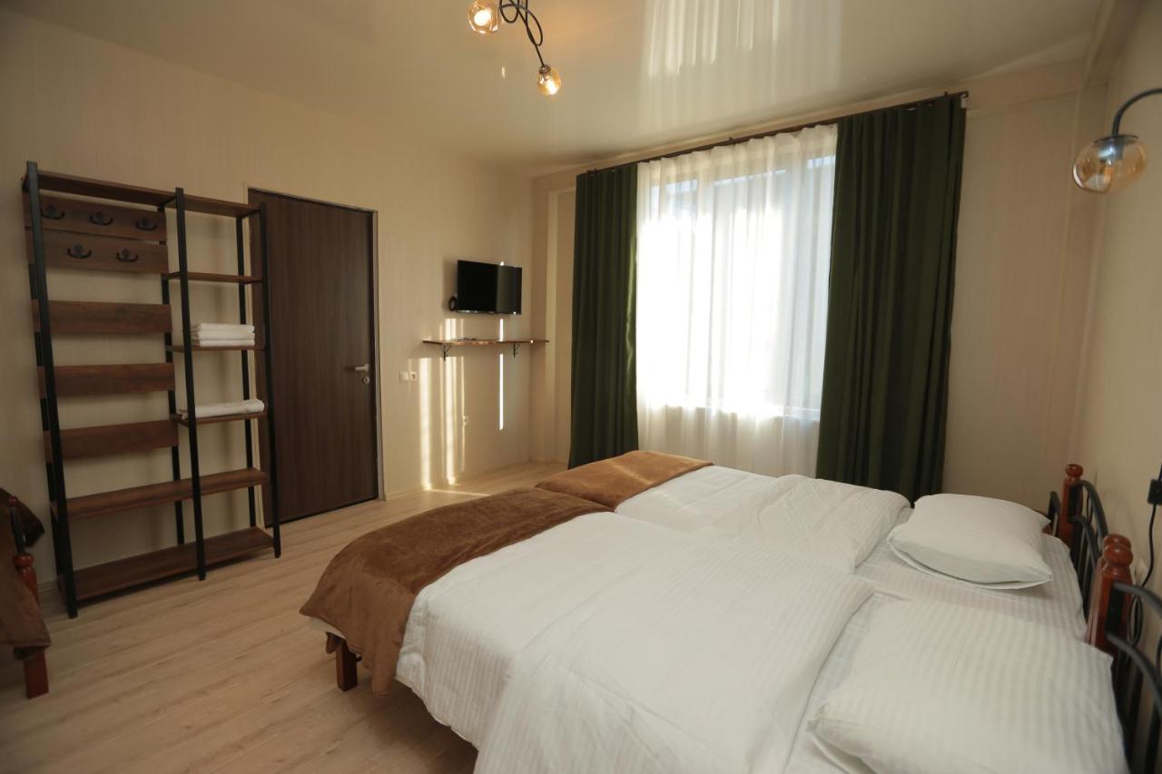 Chogo Hotel Kutaiszi Kültér fotó