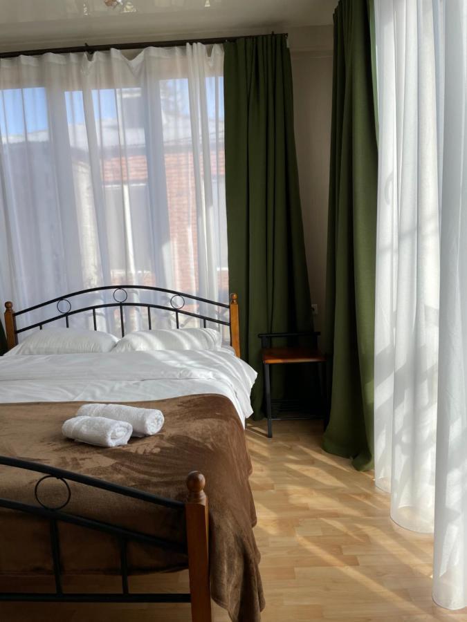 Chogo Hotel Kutaiszi Kültér fotó