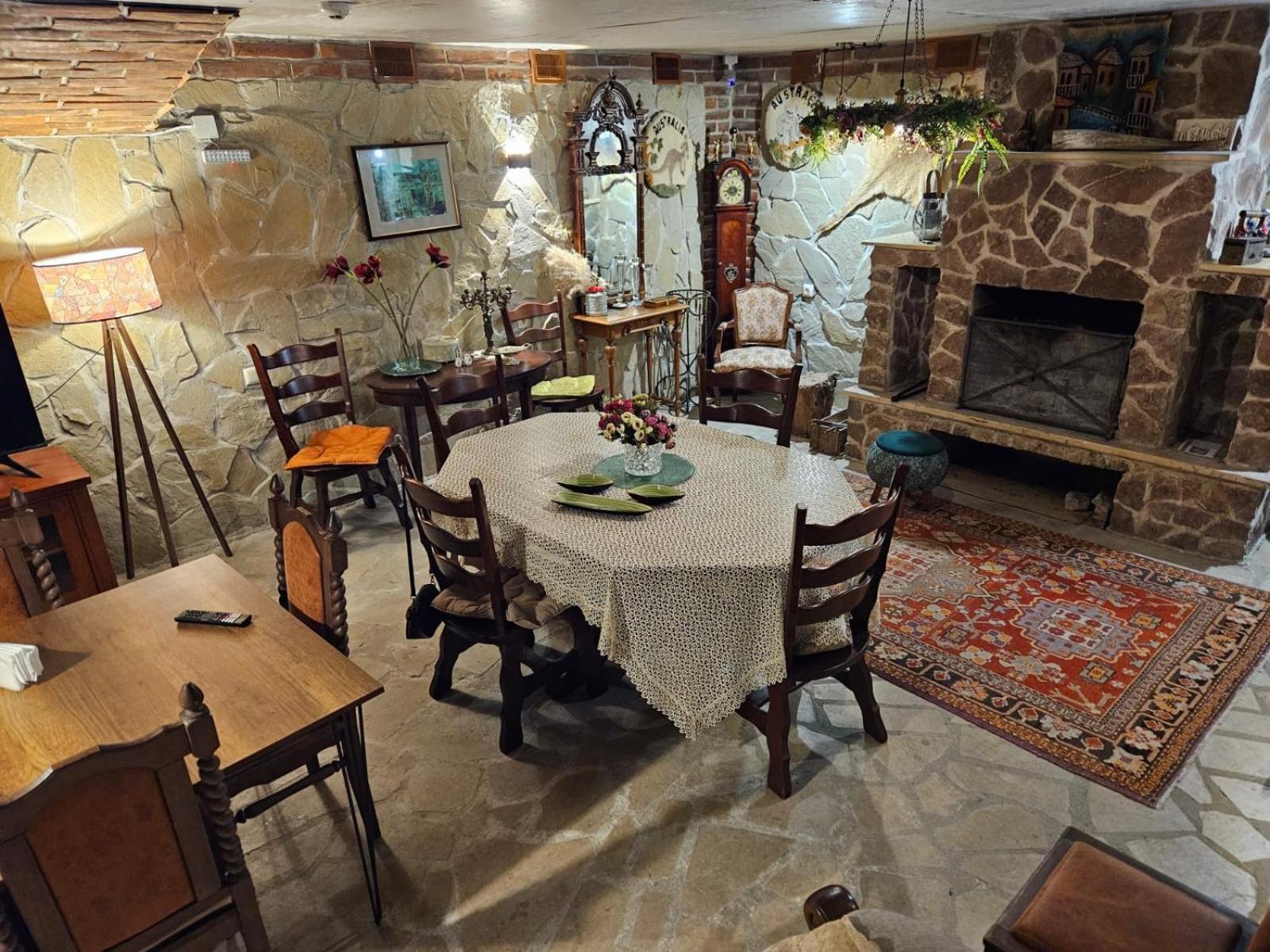 Chogo Hotel Kutaiszi Kültér fotó